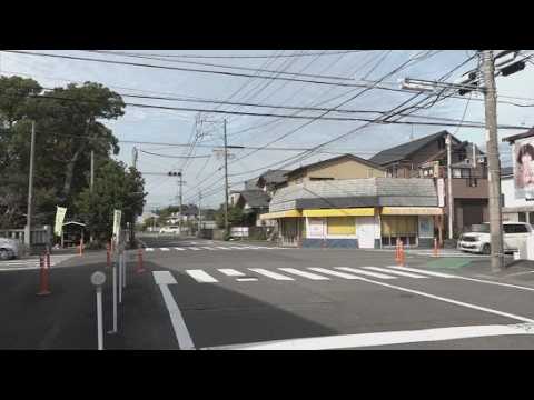YouTube Video 交差点で軽乗用車が横断歩道を渡っていた８０代の女性をはねる　女性は意識不明の重体