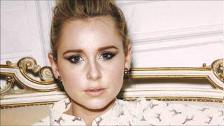 Diana Vickers - Four Leaf Clover (Acoustic)