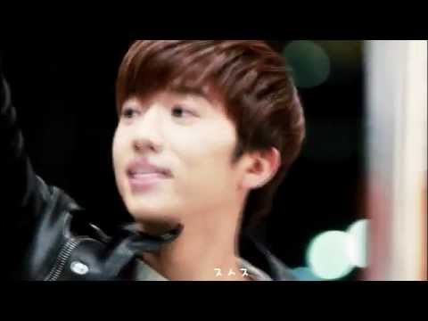 [FANCAM] 111227 Charity concert at Samsung Medical Center - Hands up [Wooyoung]-4