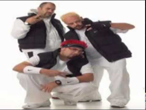 o diavolos katevike sto xolargo HMISKOUMPRIA