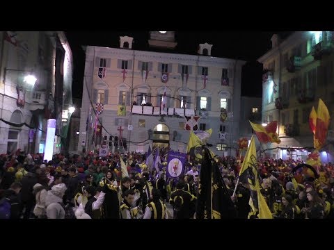 Gli aranceri in piazza sabato sera - Carnevale Ivrea 2018