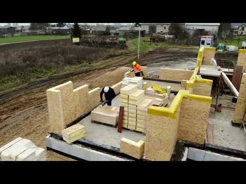 BrickWood - spot promocyjny markę. Innowacyjny system budowy domu. Domy w cenie mieszkania.