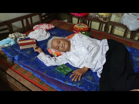 Bà cụ 97 tuổi sống đơn độc 1 mình cực khó tính, cái gì của bà cũng là quý nhất
