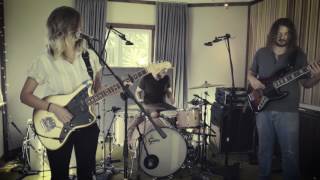 Slothrust - "Horseshoe Crab" (Live at Dangerbird)