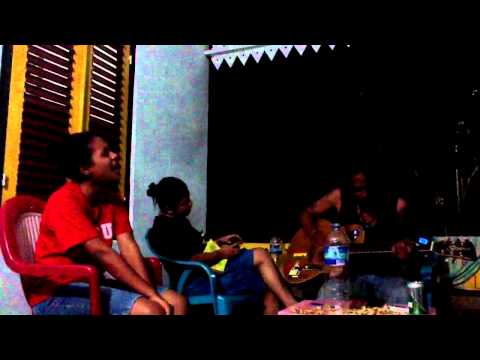 Grace Huwae singing Sio Mama. Bung Dalenz Utra'k as a guitarist