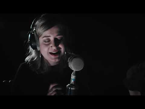 Pendofsky Meets Friends: Lena Romul  "James Blond"