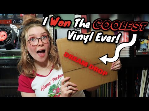 I WON The Coolest *Autographed* Vinyl Record EVER! | Unboxing 🖤
