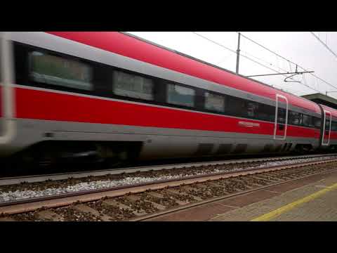 Treno Frecciarossa 9623 Milano C le  - Napoli C le in transito a Milano Lambrate