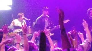 Novedades Carminha - Antigua Pero Moderna (directo Bilbao Kafe Antzoki 2017-03-10)