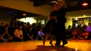 MARIO DE CAMILLIS Y BARBARA WAINNRIGHT EN LA MILONGA 10 04/04