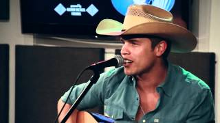 Dustin Lynch - She Cranks My Tractor