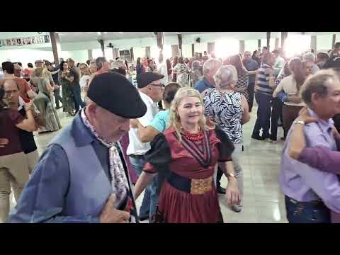 Muita dança no clube Da Cidade Sul em dois Vizinhos Paraná(com marcos e margarida)
