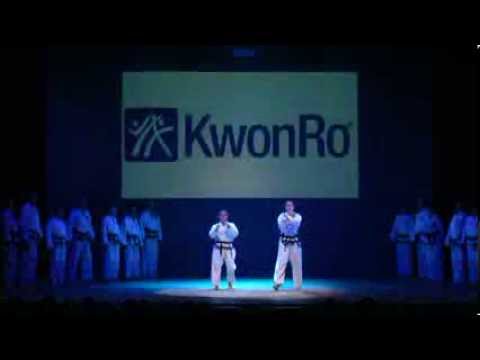 Budo meets Friends - 13 KwonRo Black Belts