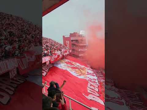 "LA INCREÍBLE HINCHADA DE INDEPENDIENTE " Barra: La Barra del Rojo • Club: Independiente