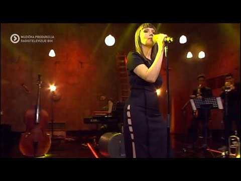 Dee Pasha- Frka  (Nipplepeople cover) LIVE