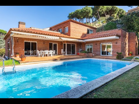 Video del inmueble Chalet independiente en Caldes d’Estrac con piscina y vistas panorámicas a la costa de Barcelona