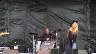 danni leigh main stage if tear drops were