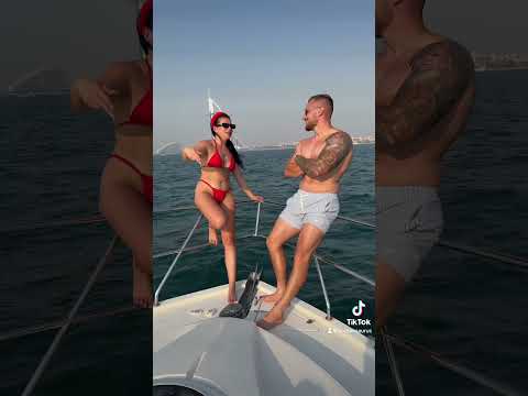 Hocete klip sa jahte?🏖️🇦🇪 #saurusgang #scrbaksaurus #family