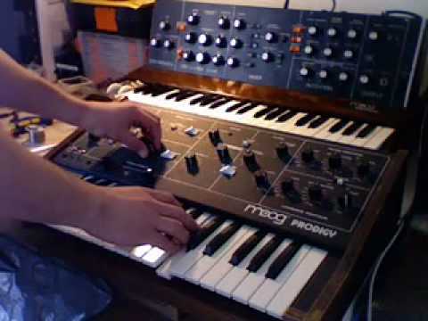 minimoog vs prodigy