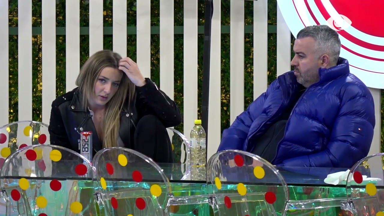 Stërgjyshi i mamit tim ka qenë në ngritjen e flamurit në Vlorë/ Juela bisedon me Rogertin