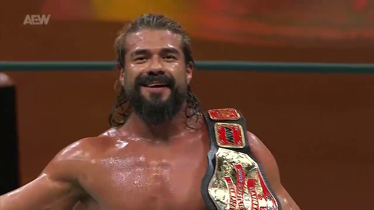 ¡ANDRADE vence a CIAMPA y KOMANDER, pero entra MJF y lo castiga!