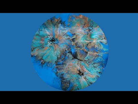 (635) Multiple Blooms on Large 24" Round!