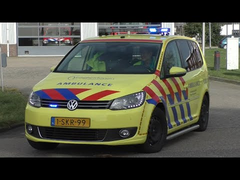 Verschillende Ambulances met spoed in Beneden-Leeuwen