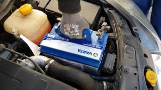 Opel Astra H neue Starterbatterie einbauen (Varta E43 Blue Dynamic 58372 72Ah)