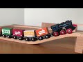 Ravensburger BRIO RAILWAY traukinys su pakraunamu varikliu ir USB kabeliu, 33599