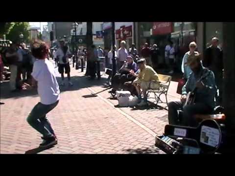 Dave Hum - Jig Runrig / Wee Todd (2) + spontaneous street dancers!