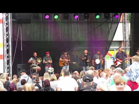 Děda Mládek Illegal Band - HLÁSNÁ TŘEBÁŇ