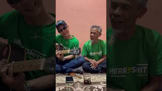 Download lagu Tong di cengceurikan! Sehat2 Bah Oon B #herrysmith #sundapride #popsunda #akustik mp3