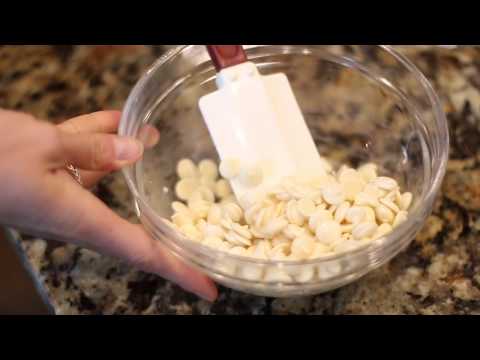 What's the Difference Between Melting Chocolate and Baking Chips