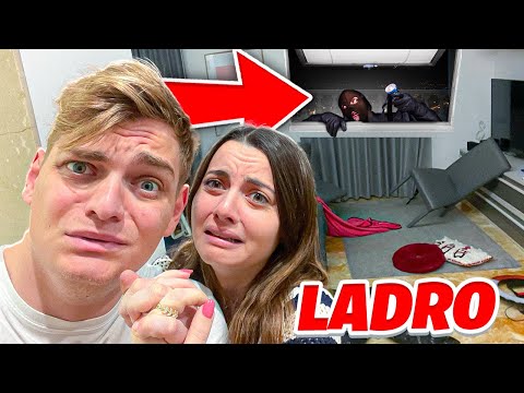 UN LADRO È ENTRATO NELLA NOSTRA NUOVA CASA DI NOTTE ED HA DISTRUTTO TUTTO! 💥