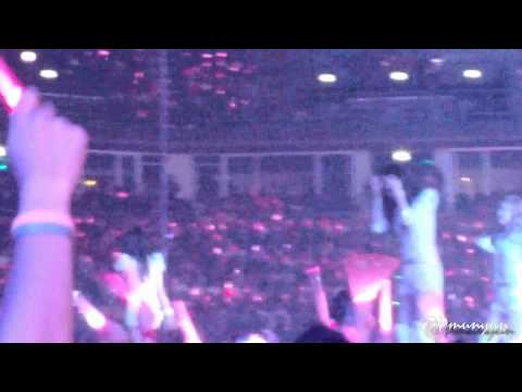 [Fancam] 120212 SNSD before flying - Girls' Generation Tour in Bangkok