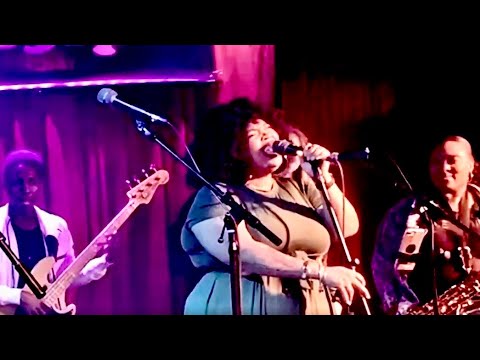 Emoni Wilkins crushes Aretha's "Rock Steady" LIVE in Nashville