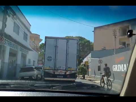 Dirigindo por algumas ruas,de Itajubá Minas gerais. 