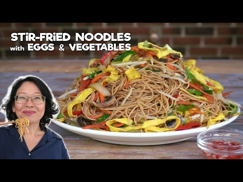 The BEST Stir-Fried Noodles with Eggs & Vegetables 🍜 Healthy, Flavorful Chow Mein 炒面