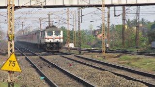 preview picture of video 'HWH WAP7 30371 12305 HOWRAH RAJDHANI thrashes DURGAPUR.'