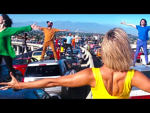 This scene is already a classic (Another Day of Sun) | La La Land | CLIP