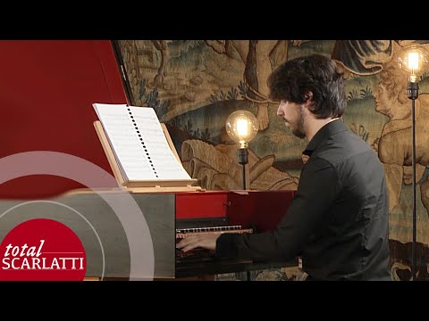 Scarlatti Sonatas by Cristiano Gaudio | Château de Bournazel (9/32)