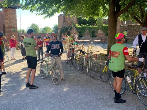 “La mia Legnano”, 100 appassionati hanno raggiunto Saronno per un omaggio alla bici color verde ramarro