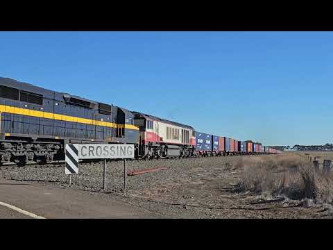 7922V SCT UP Dooen Express to Melbourne, 16/5/24, Gnarkeet