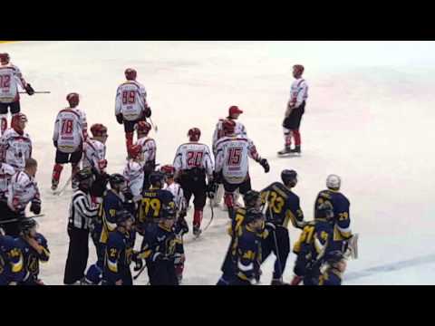 HK ECE CELJE : SIJ ACRONI JESENICE, konec tekme fight med hokejisti