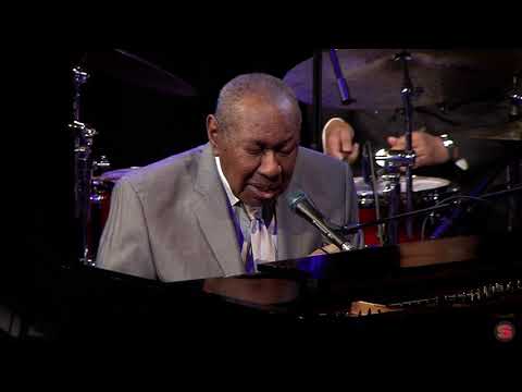 Freddy Cole "I Remember You" LIVE Performance at MCG Jazz