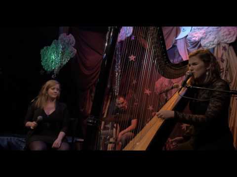 Toxic (Britney Spears cover) - Pia Salvia feat. Agata Kulis