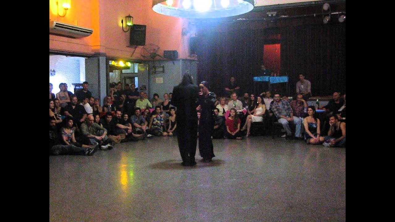 EDUARDO CAPUSSI Y MARIANA FLORES en Viva La Pepa Milonga (3/3)