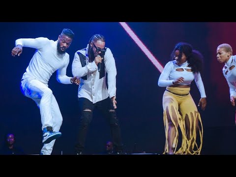 Flavour Performed New Song "Ogene Praises" At the Access Bank Party With Masterkraft