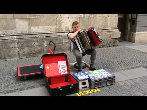 Street Music - Ivan Hajek, accordion in the heart of München