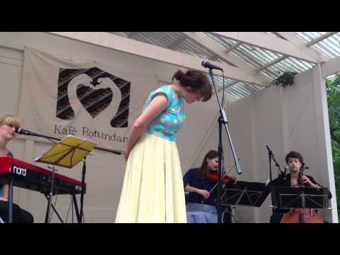 Linnea Henriksson - När jag var liten (Rotundan, Halmstad 6/7)